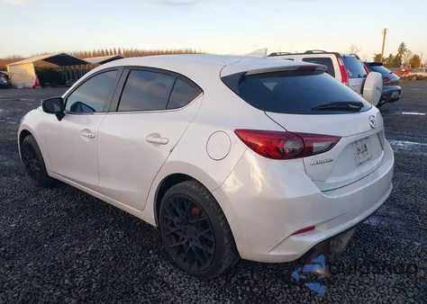 2018 Mazda Mazda3 Touring z USA, uszkodzony, nr VIN 3MZBN1L38JM222822